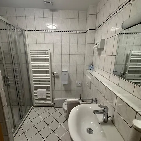 Otel Heimatherz Rheinböllen