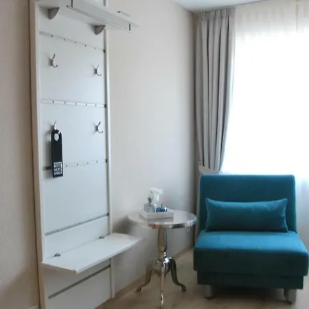 Otel Heimatherz Rheinböllen